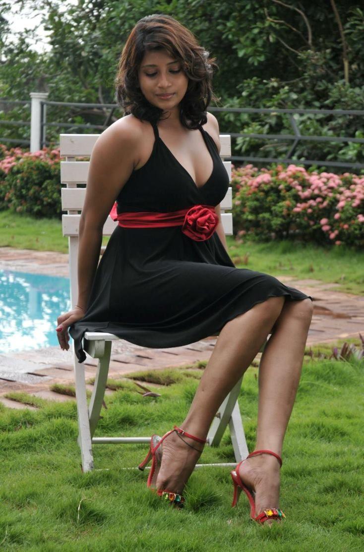 Nadeesha Hemamali Hot Photos