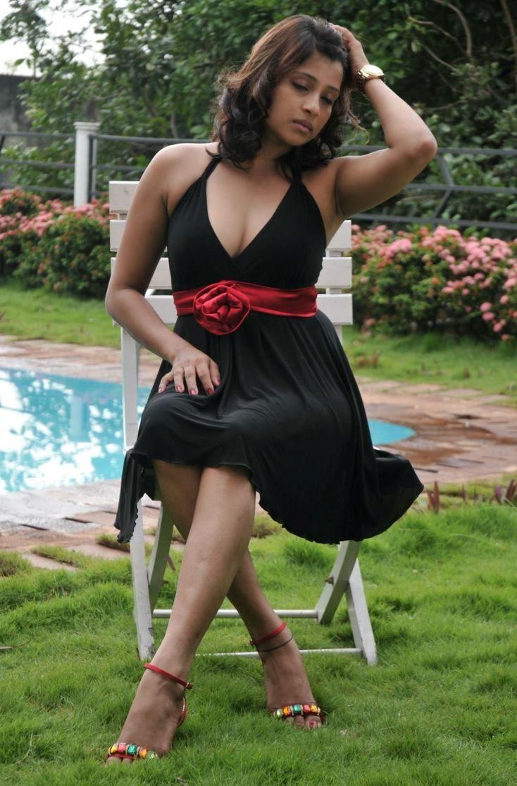 Nadeesha Hemamali Hot Photos