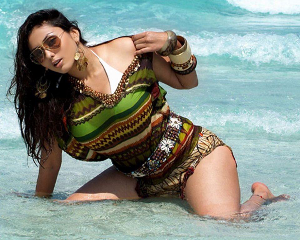 Namitha Hot & SEXY Wet Photos