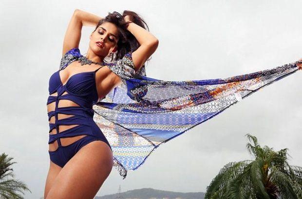 Nathalia Kaur Hot Bikini Photoshoot