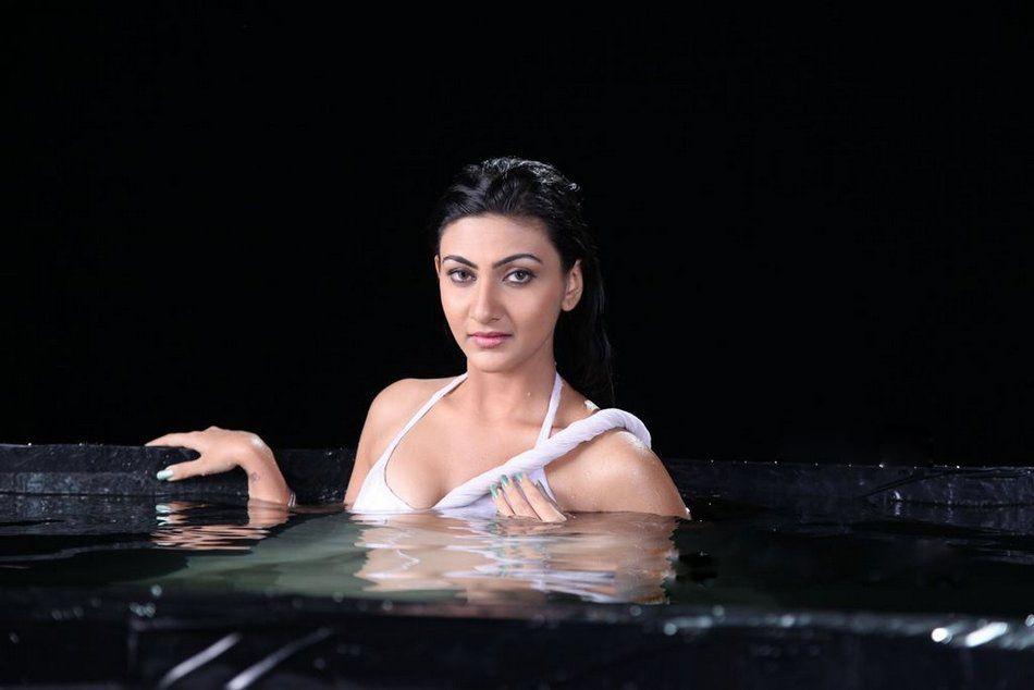 Neelam Upadhyay Hot Photo Gallery