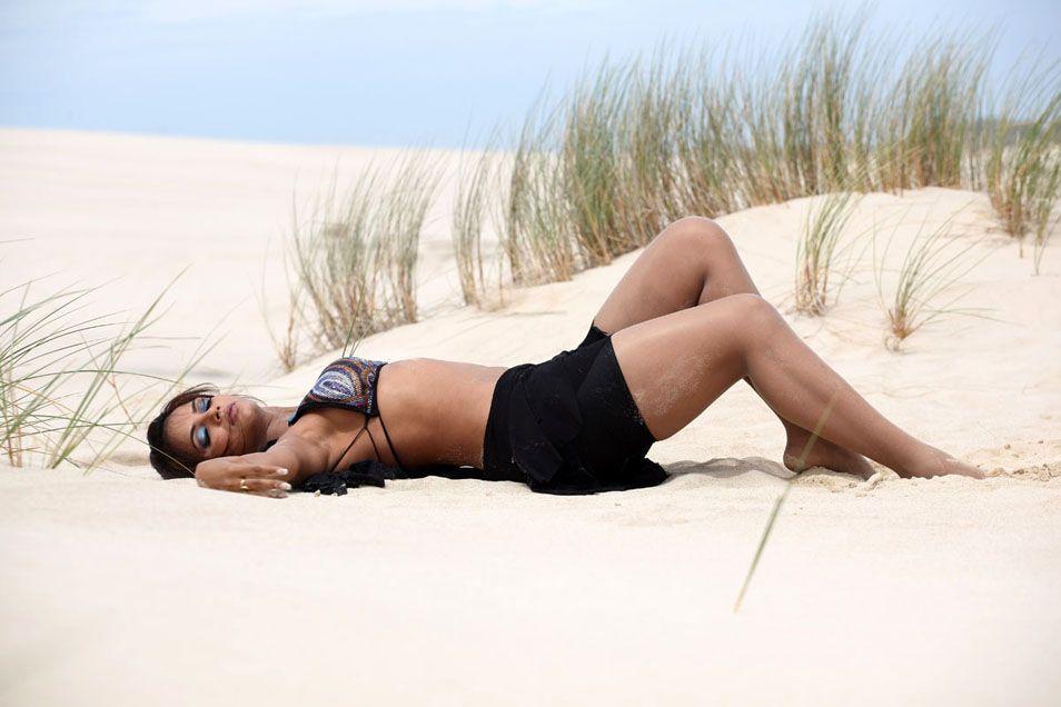 Neetu Chandra Hot Sexy Photos