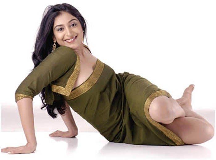 Padmapriya Hot Photos