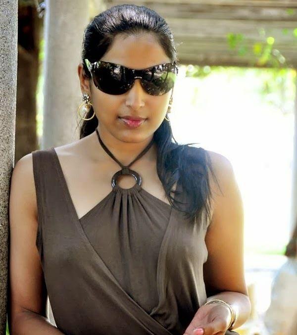 Padmapriya Hot Photos