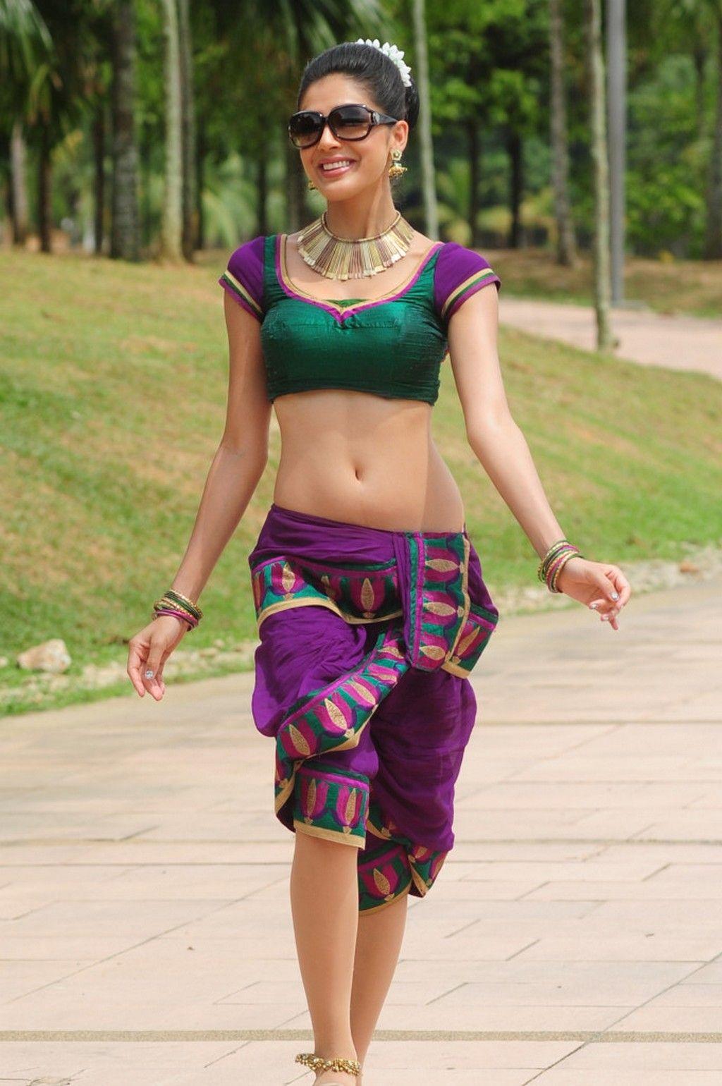 Parvathi Melton Hot Navel Stills