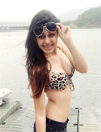 Pooja Bedi Daughter Aalia Ebrahim Hot Photos