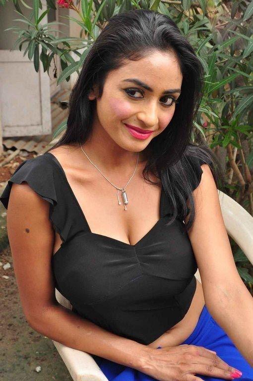 Pooja Sri Hot Sexy Images