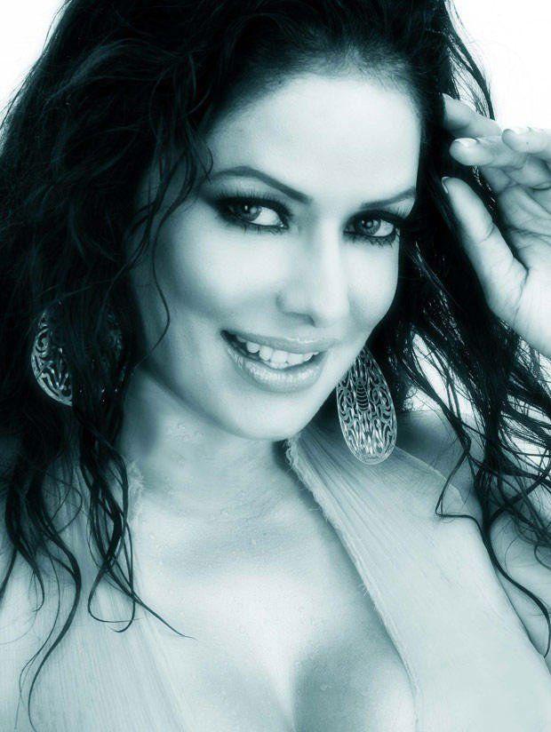 Poonam Jhawer Sexy Gallery