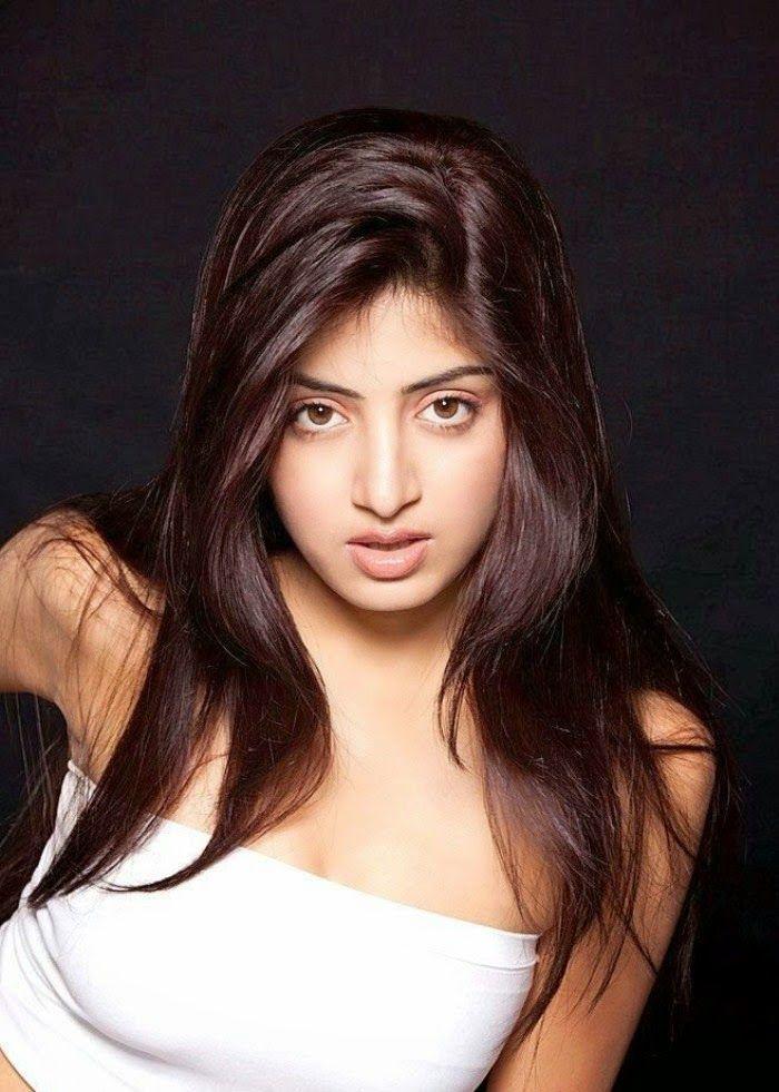 Poonam Kaur Hot New Pics