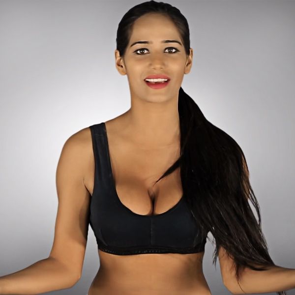 Poonam Pandey Hot Sexy Show Photos