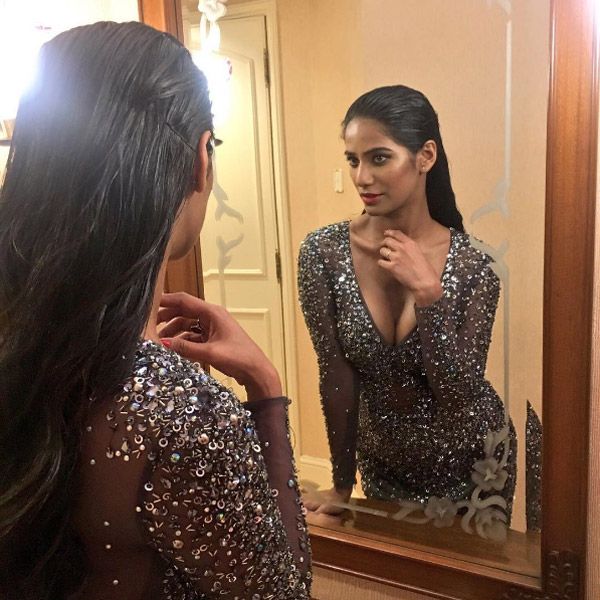 Poonam Pandey Hot Sexy Show Photos