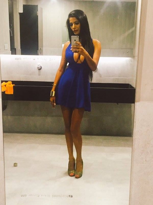 Poonam Pandey Latest Hot & Sexy Clevage Show Photos