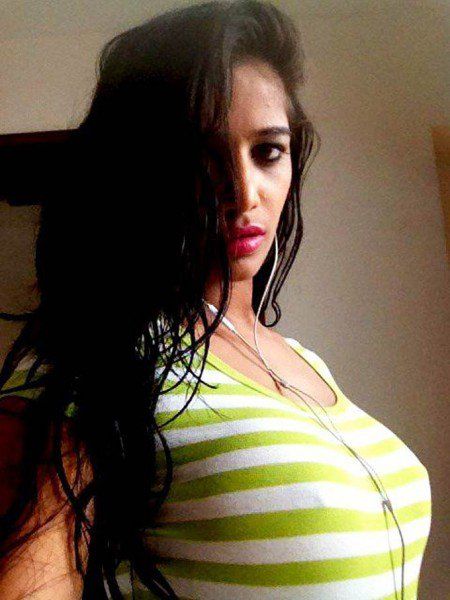 Poonam pandey Sexy stills