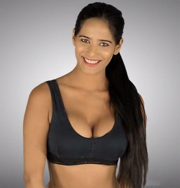 Poonam Pandey Spicy Yoga Photos