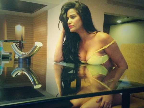 Poonam Pandey Unseen Hot Photos