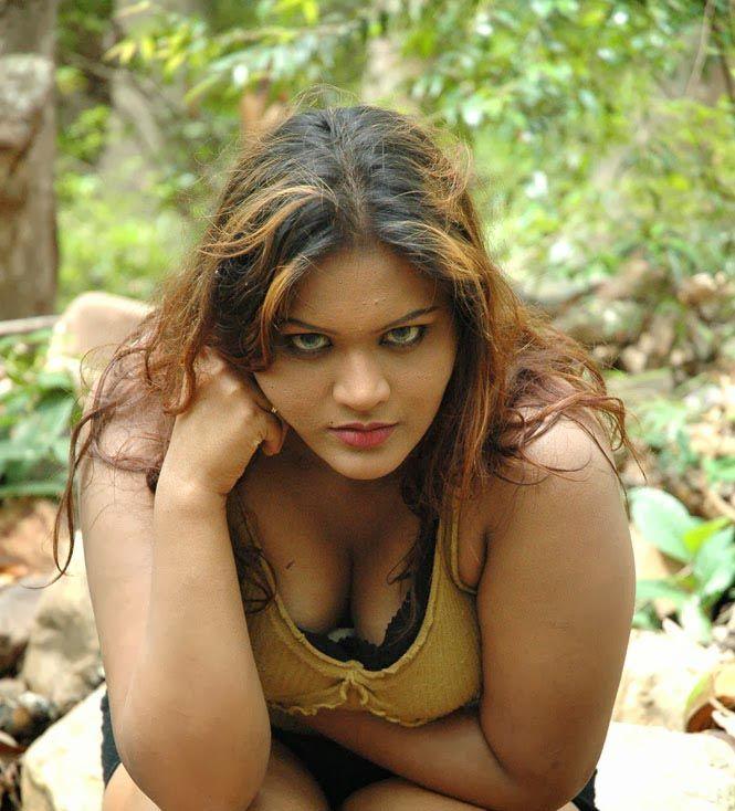 Priya Saloni Sexy Pics