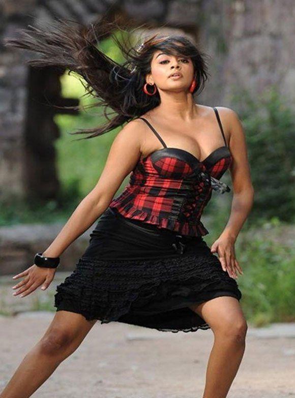 Priyamani Hot Cleavage Pictures