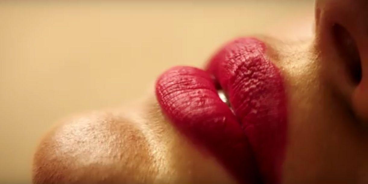 Raai Laxmi Julie 2 Movie Latest Hot Stills & Posters