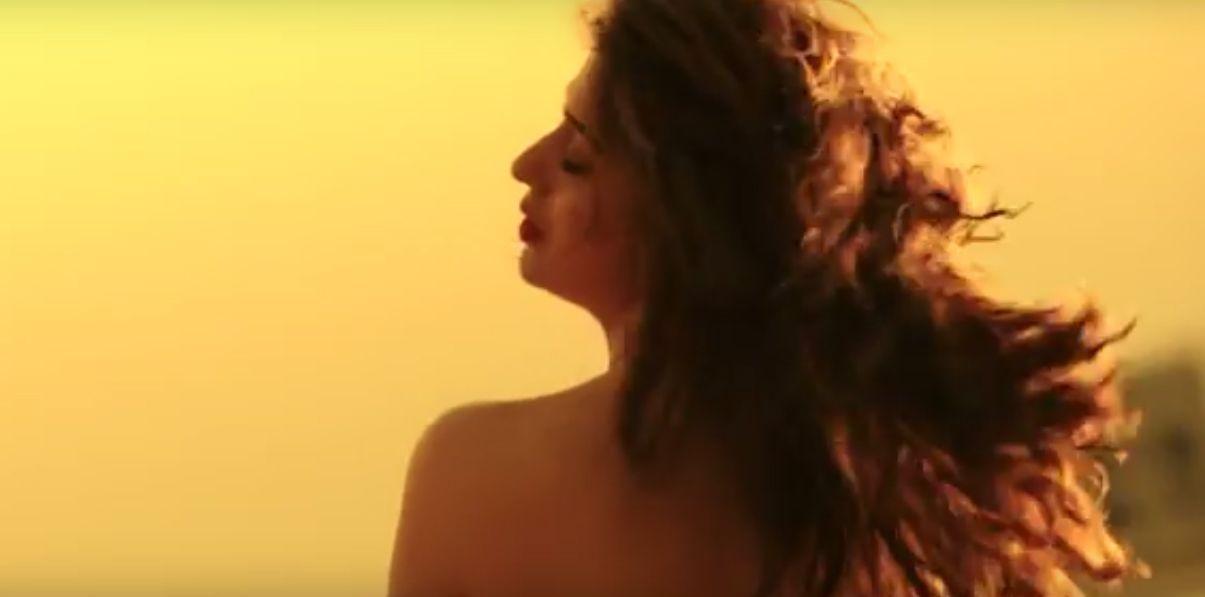 Raai Laxmi Julie 2 Movie Latest Hot Stills & Posters
