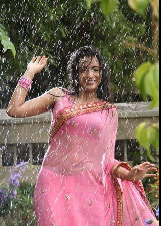 Rainy Photos of Hot Actress