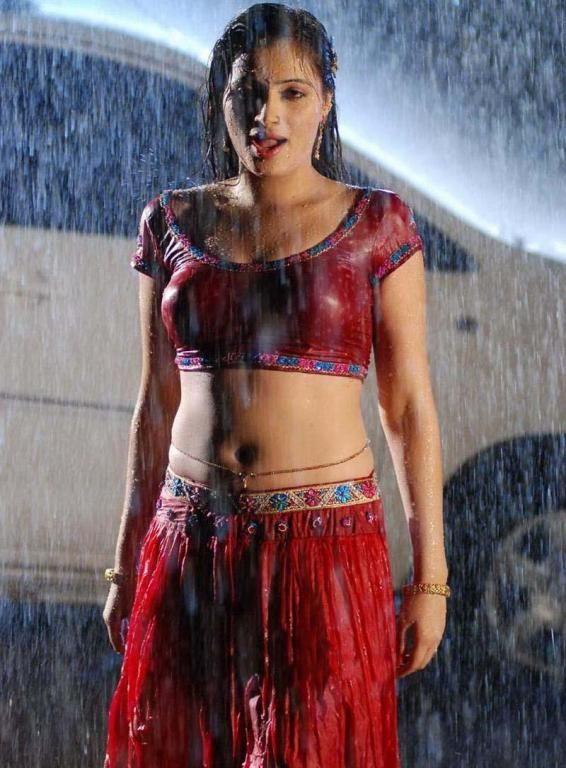 Rainy Photos of Hot Actress