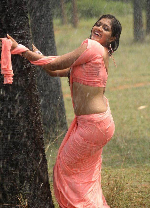 Rainy Photos of Hot Actress