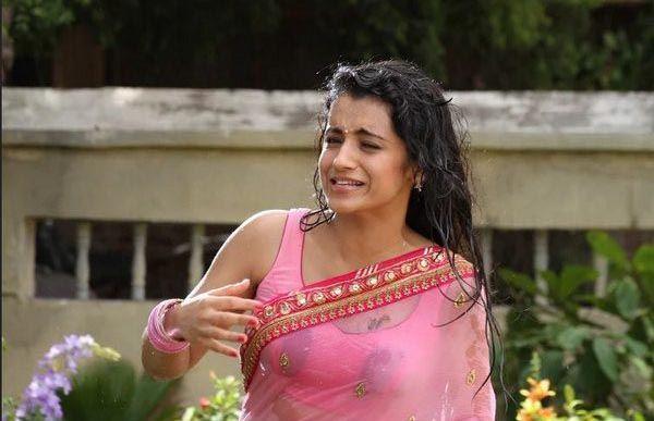 Rainy Photos of Hot Actress