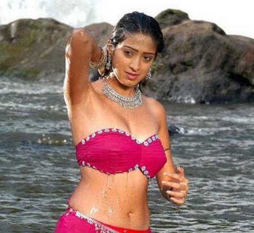 Rainy Photos of Hot Actress