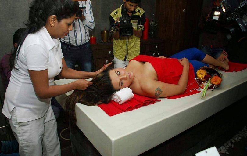 Rakhi Sawant Hot Pics