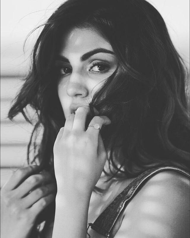 Actress Rhea Chakraborty Hot & Spicy Unseen Pics