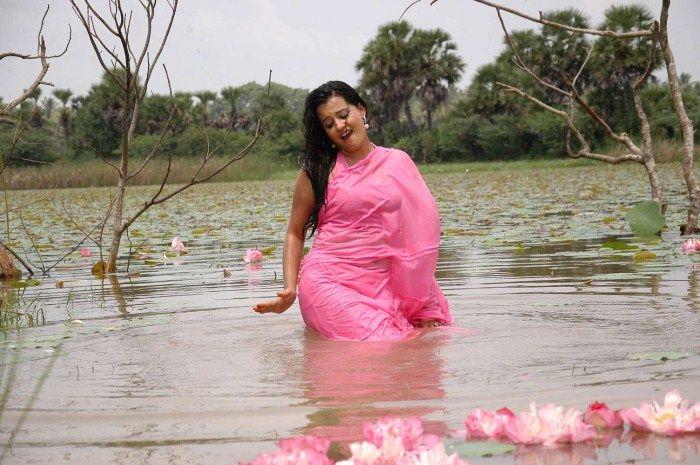 Roopa Kaur Hot Spicy Images