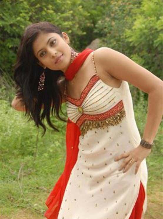 Saira Bhanu Hot Images