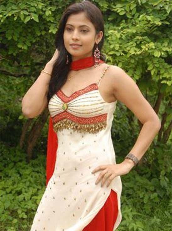 Saira Bhanu Hot Images