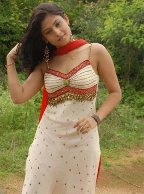 Saira Bhanu Hot Images