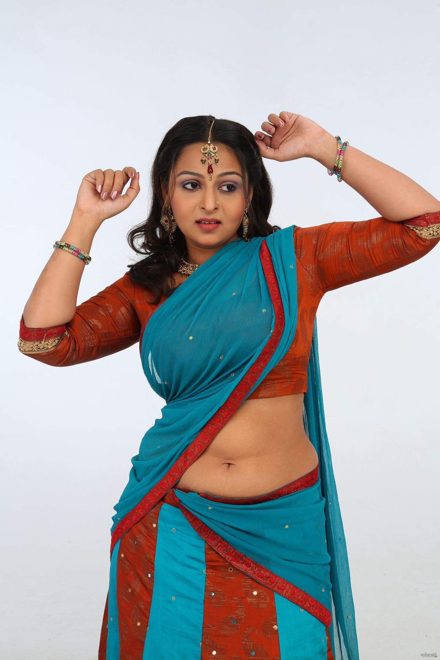 Samvrutha Sunil Hot Photos