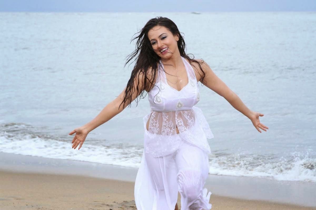 Sana Khan Hot Sexy Wallpapers