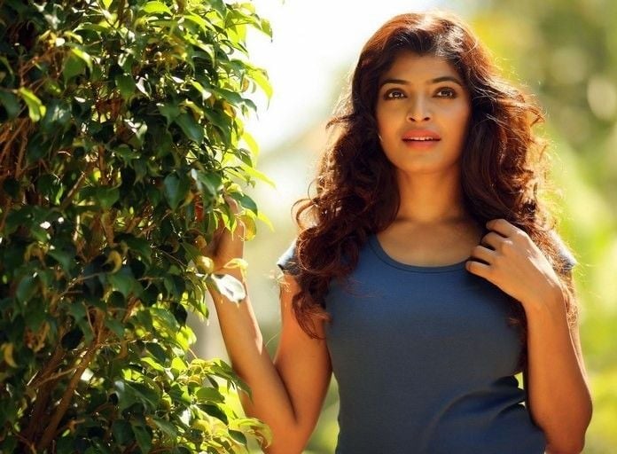 Sanchita Shetty Hot Navel Stills