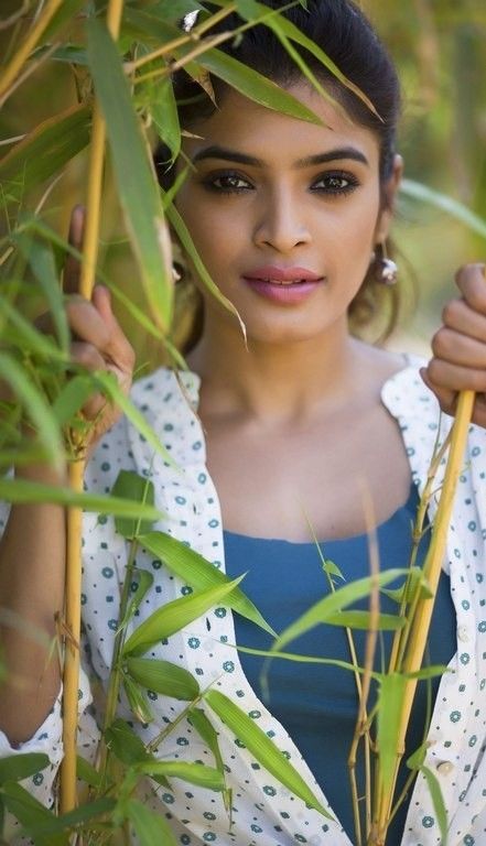 Sanchita Shetty Hot Navel Stills