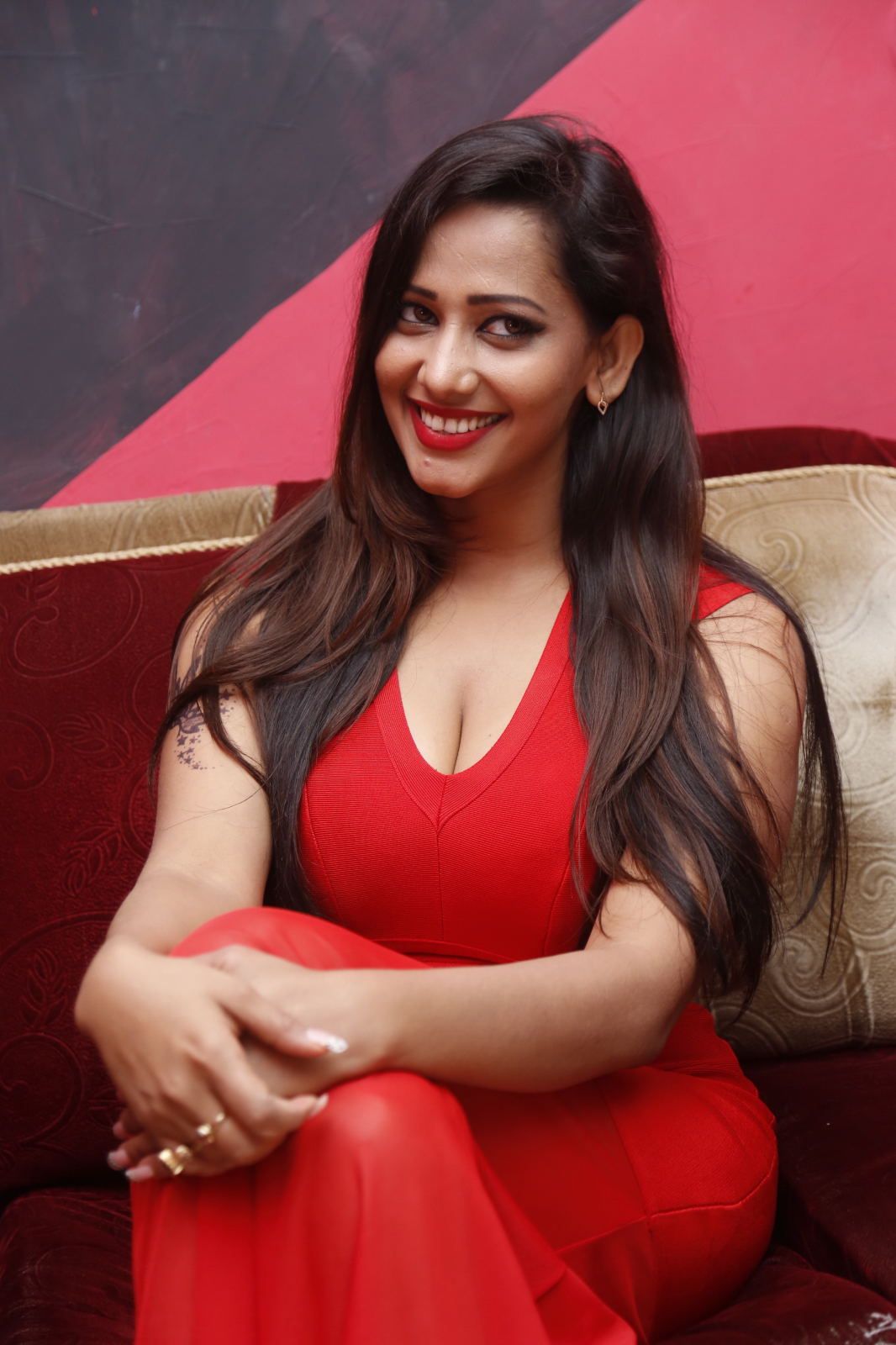 Sanjana Singh Spicy Pics