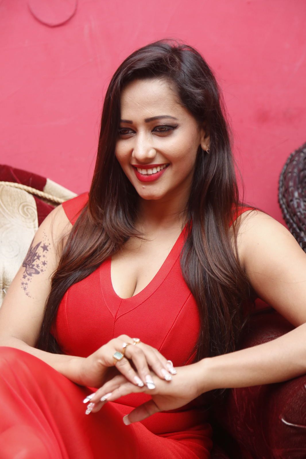 Sanjana Singh Spicy Pics