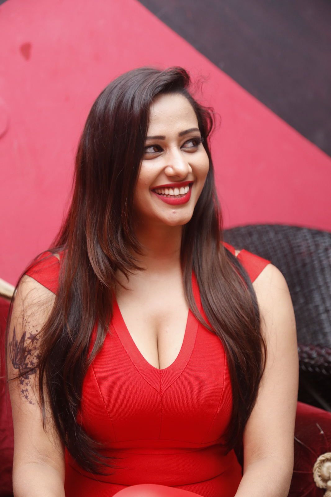 Sanjana Singh Spicy Pics