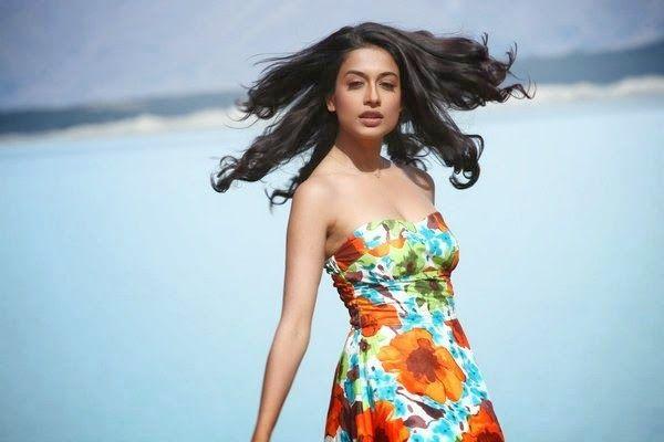 Sarah Jane Hot Pics