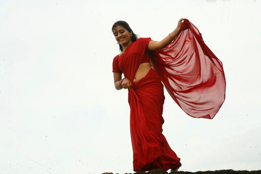 Sarayu Hot Saree Photos