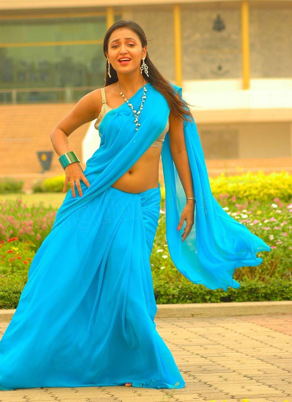 Sarayu Hot Saree Photos