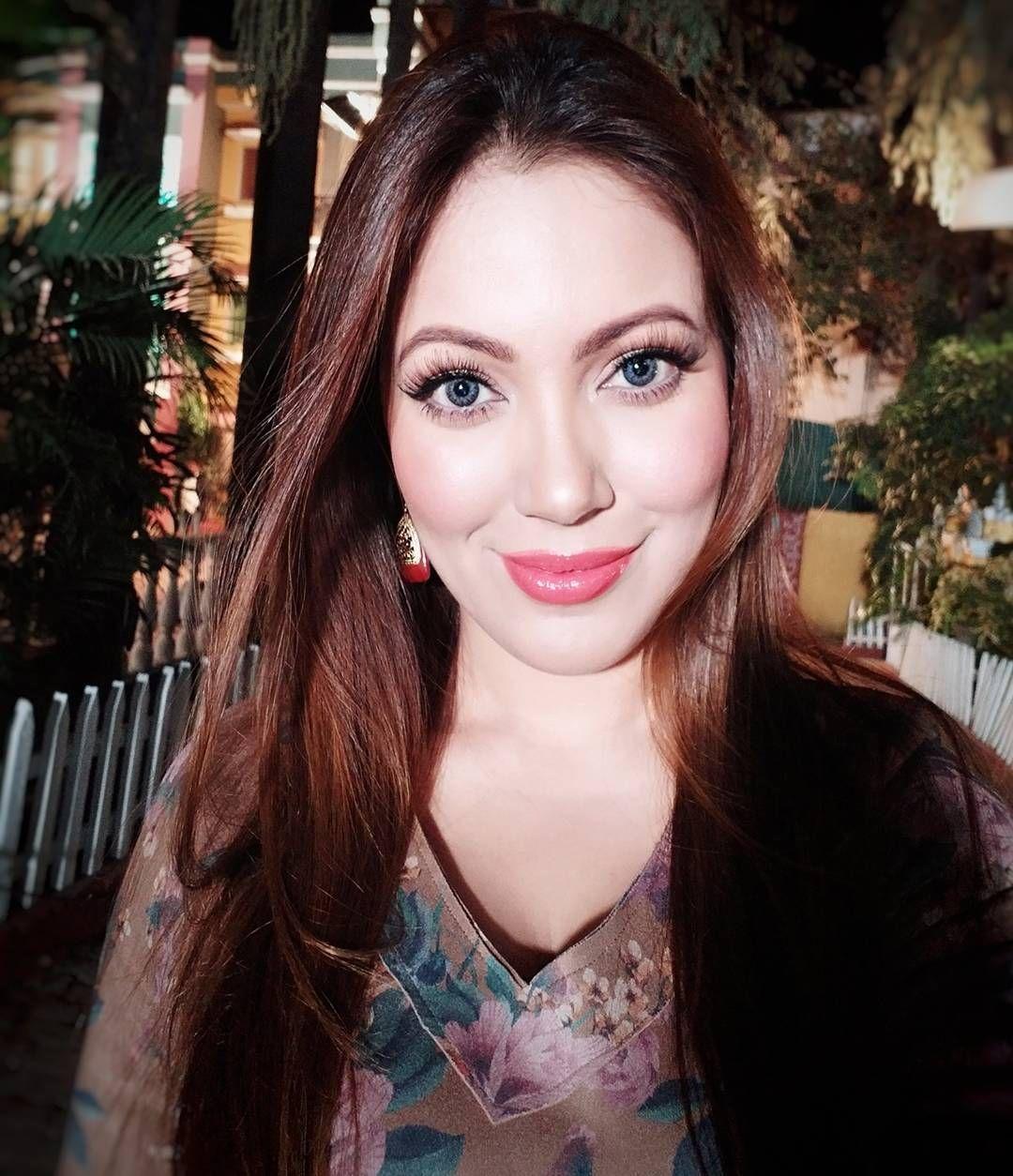 See Babita Ji aka Munmun Dutta Photos are So Beautiful & Natural