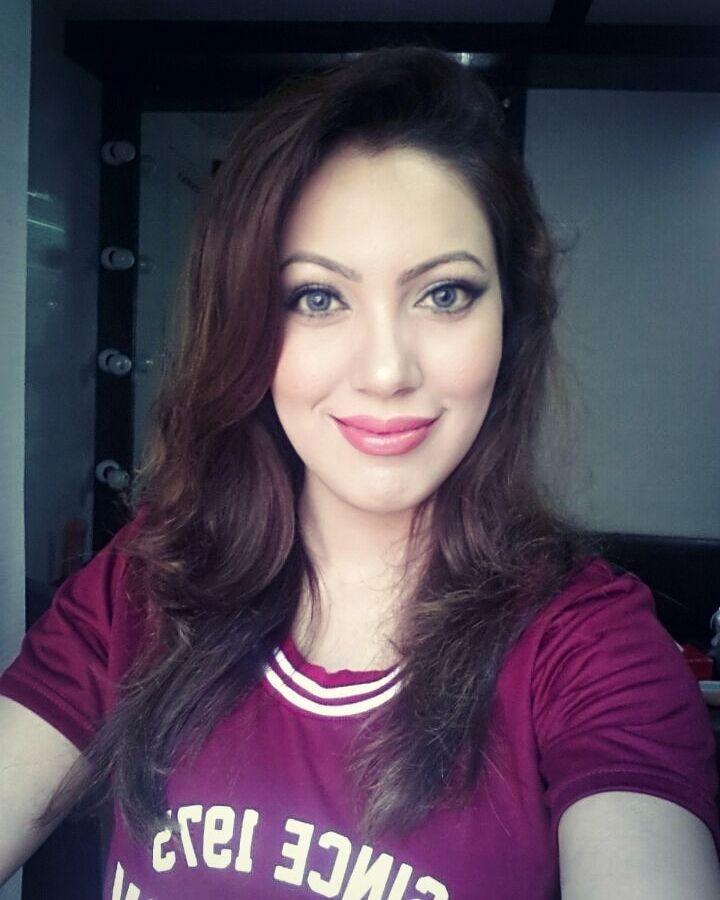 See Babita Ji aka Munmun Dutta Photos are So Beautiful & Natural