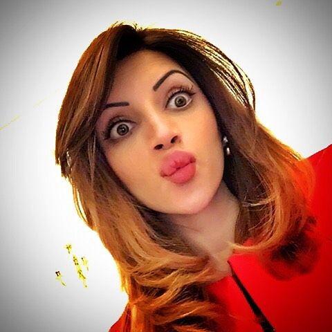 Shama Sikander Uploads Hot Vacation Pictures That Are Raising Temperature