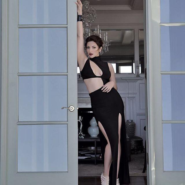 Shama Sikander Uploads Hot Vacation Pictures That Are Raising Temperature