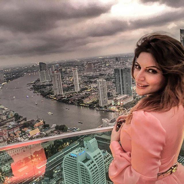Shama Sikander Uploads Hot Vacation Pictures That Are Raising Temperature
