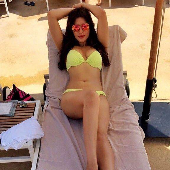 Shama Sikander Uploads Hot Vacation Pictures That Are Raising Temperature